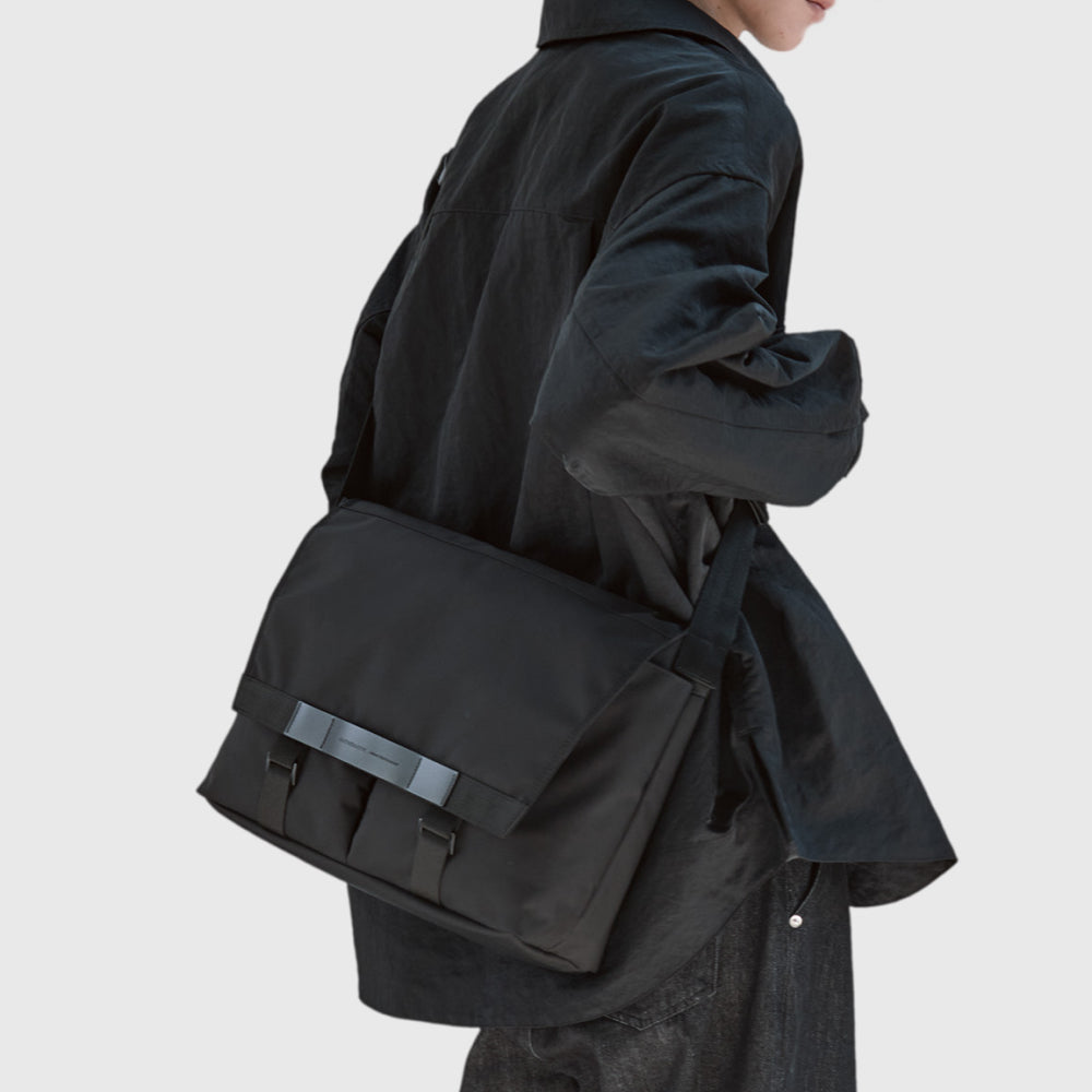 Klein | Messenger Bag | Cross Bag | Shoulder Bag – MATHEMATIK