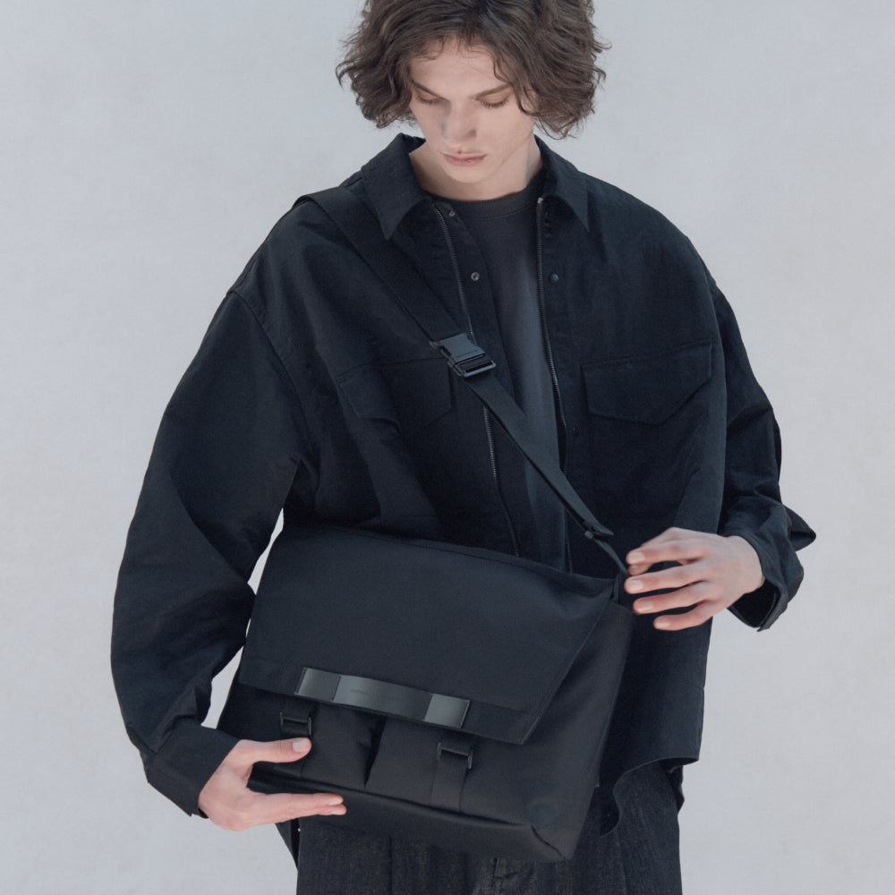 Klein | Messenger Bag | Cross Bag | Shoulder Bag – MATHEMATIK