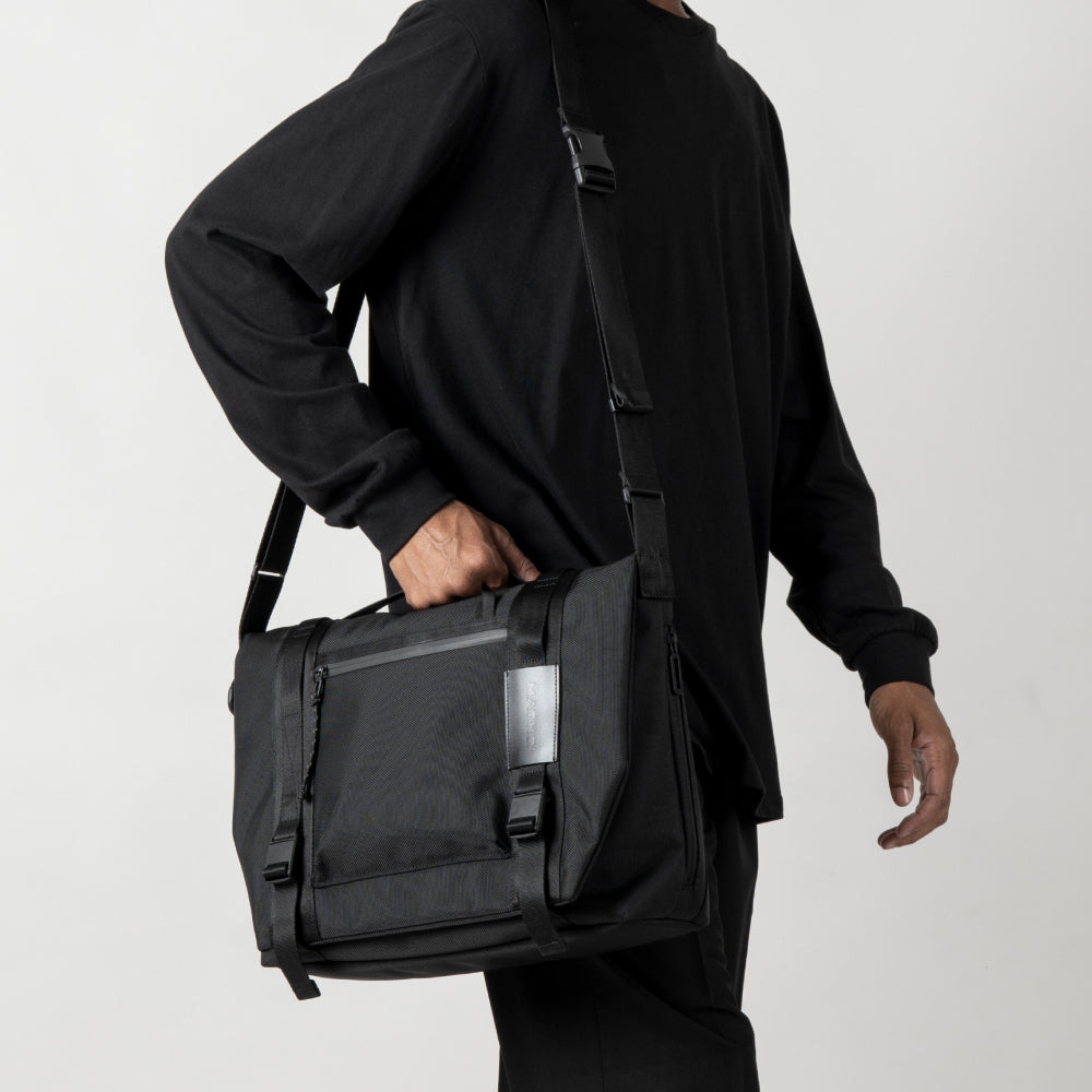 ネメス バック MESSENGER BAG | Official online store | Onitsuka Tiger NL