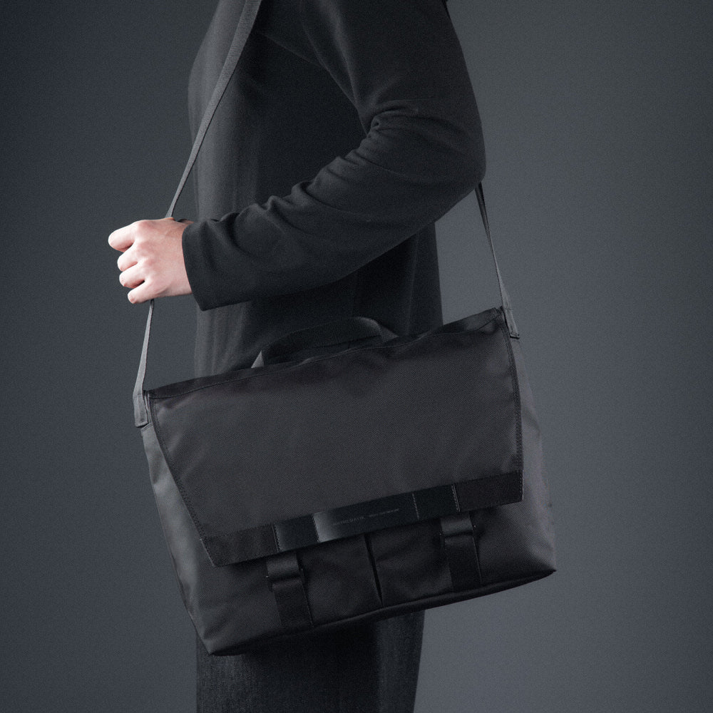 Klein | Messenger Bag | Cross Bag | Shoulder Bag – MATHEMATIK